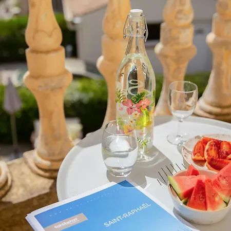Du Soleil Hotel