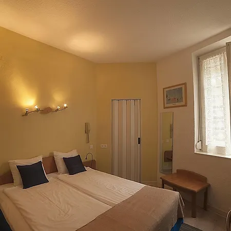 Du Soleil Hotel